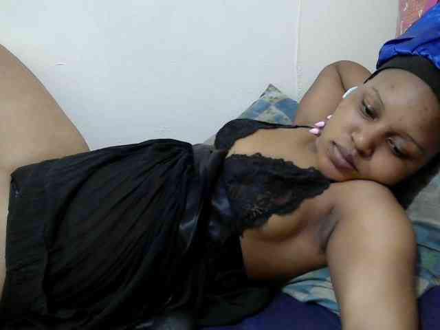 lovelypussy1 webcam