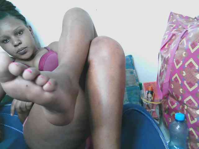 lovelypussy1 webcam