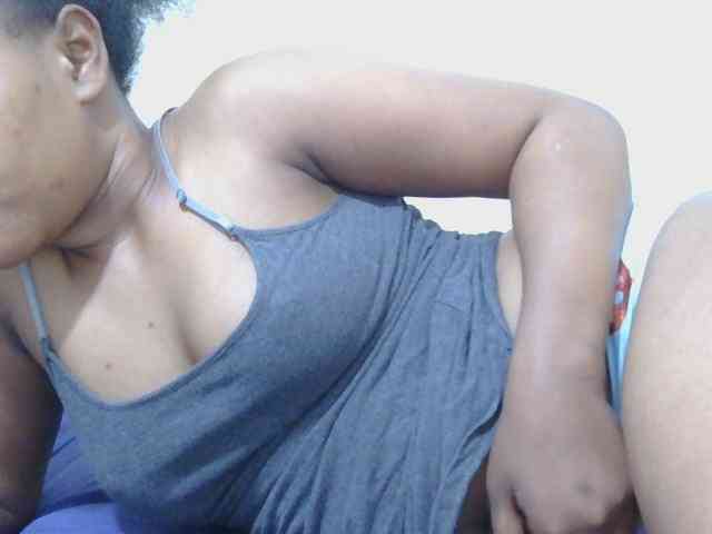 lovelypussy1 webcam