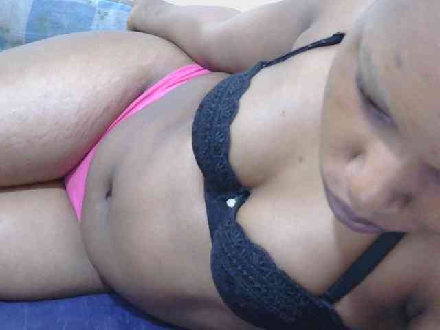 lovelypussy1 webcam