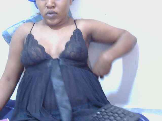 lovelypussy1 webcam
