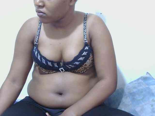 lovelypussy1 webcam