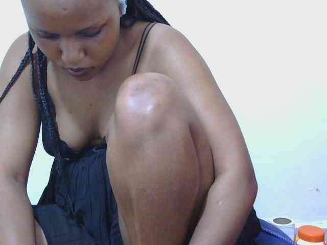 lovelypussy1 webcam