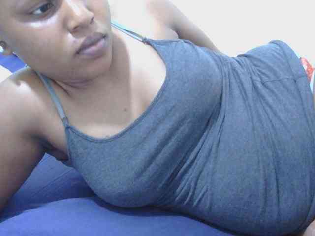 lovelypussy1 webcam