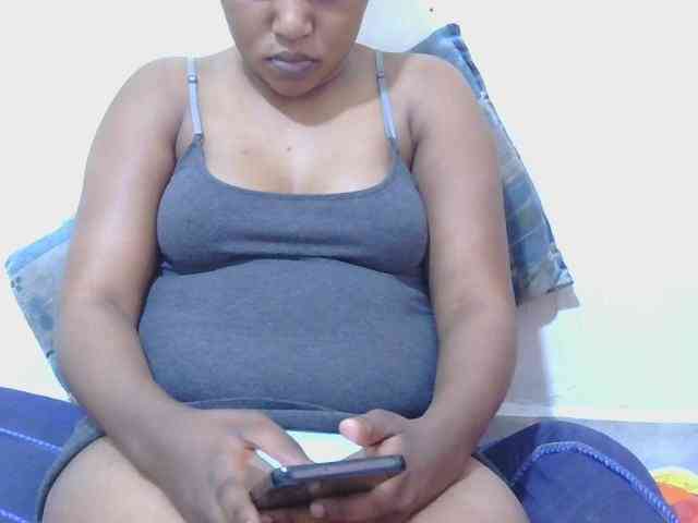 lovelypussy1 webcam
