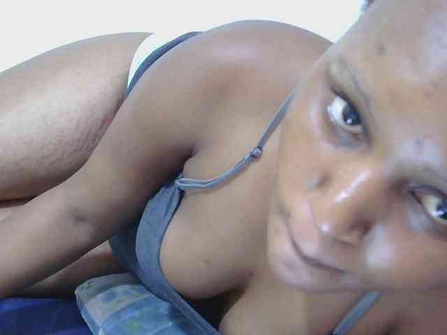 lovelypussy1 webcam