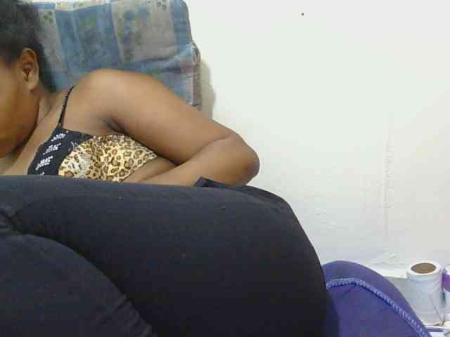 lovelypussy1 webcam