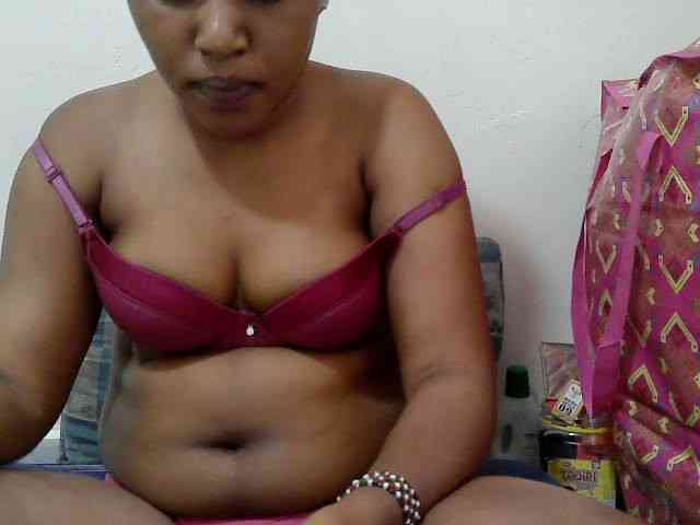 lovelypussy1 webcam