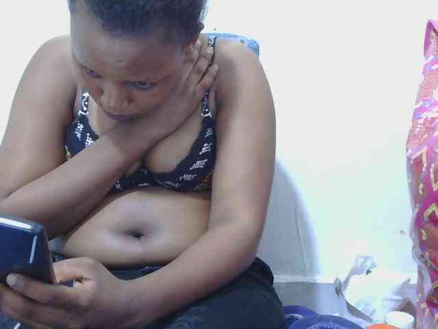 lovelypussy1 webcam