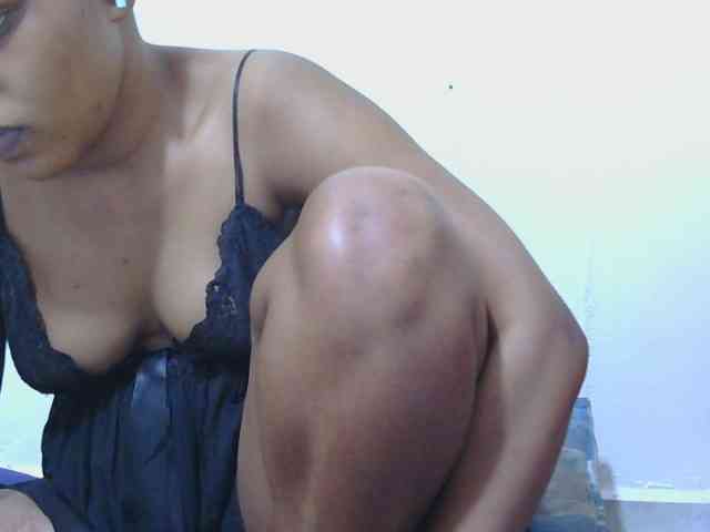 lovelypussy1 webcam