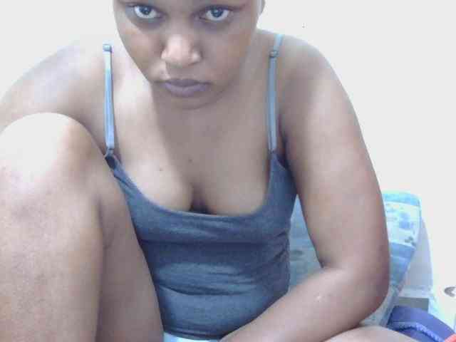 lovelypussy1 webcam