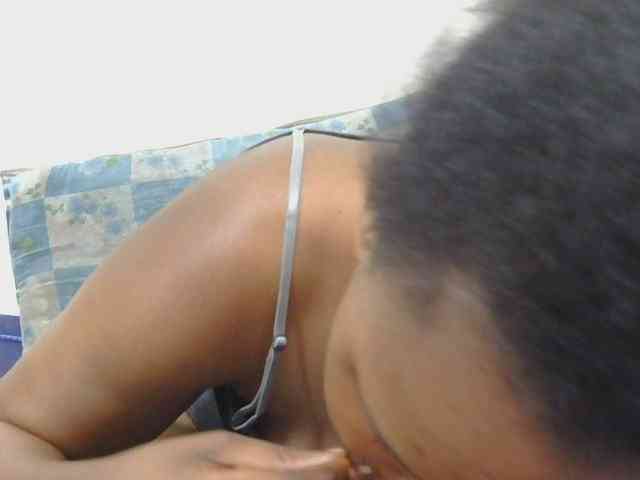 lovelypussy1 webcam