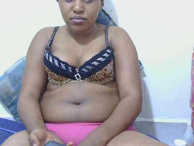 lovelypussy1 webcam