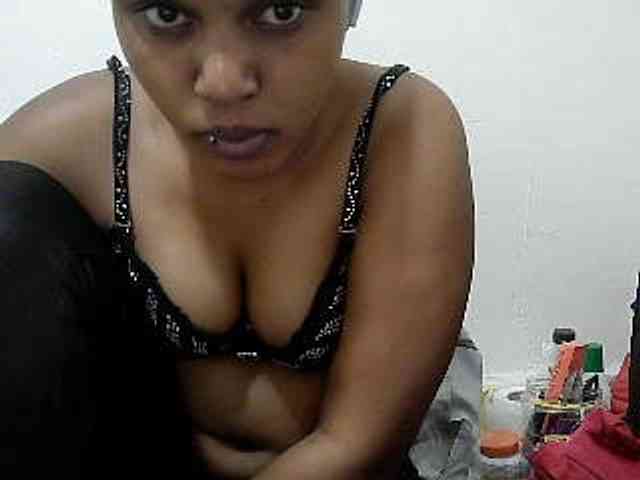 lovelypussy1 webcam