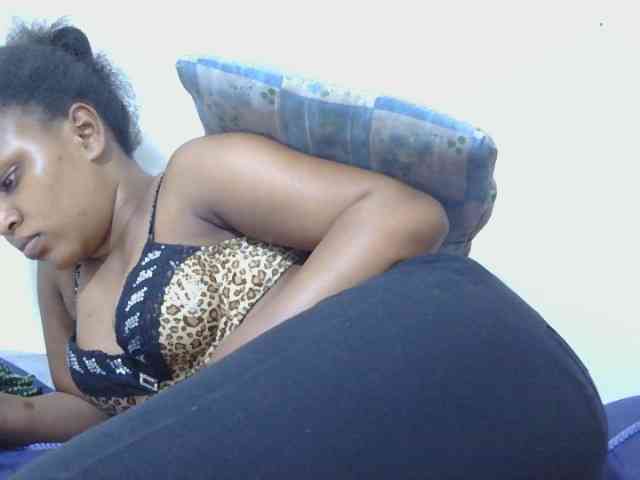 lovelypussy1 webcam