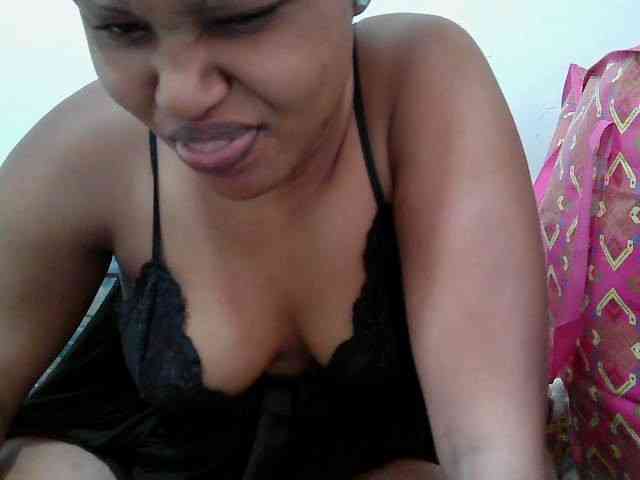 lovelypussy1 webcam