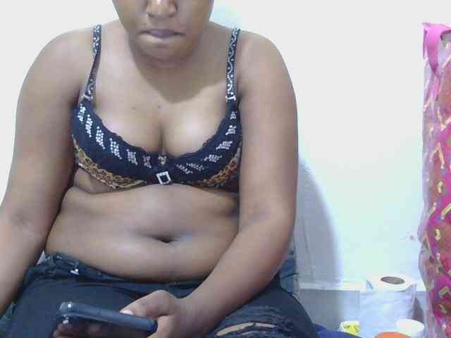 lovelypussy1 webcam