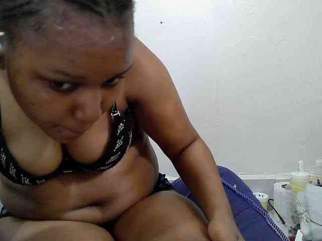 lovelypussy1 webcam