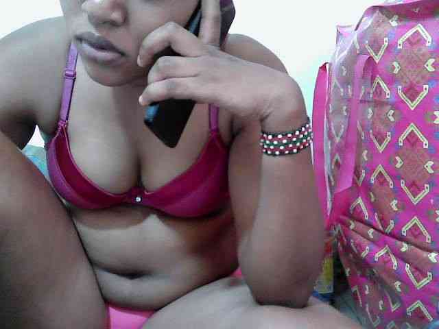 lovelypussy1 webcam