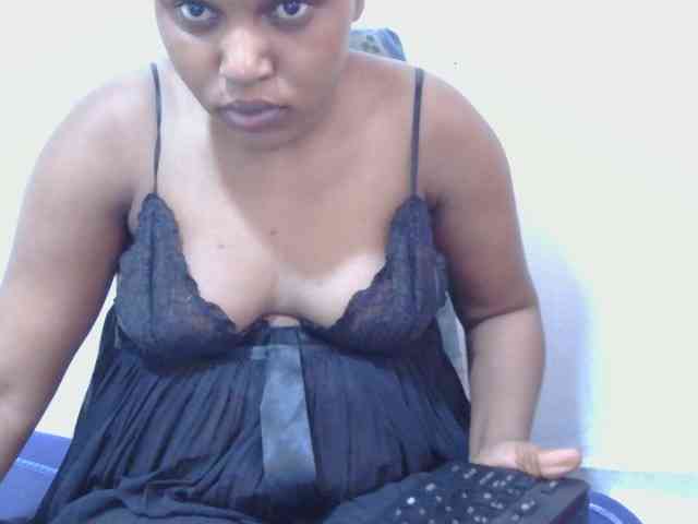 lovelypussy1 webcam