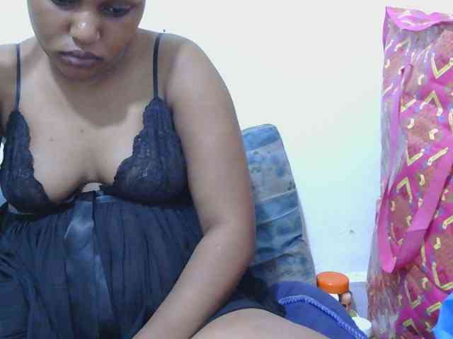 lovelypussy1 webcam