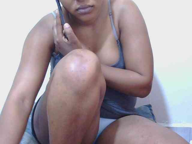 lovelypussy1 webcam