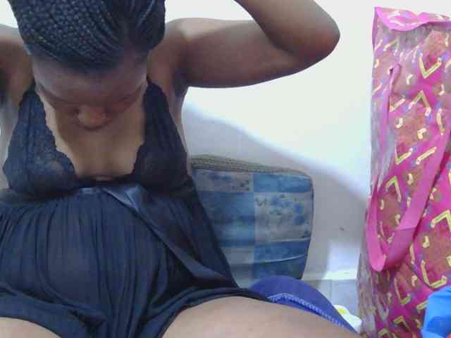 lovelypussy1 webcam