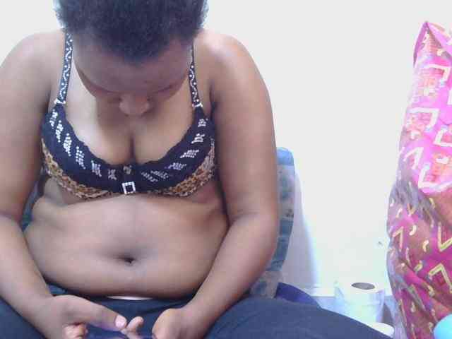 lovelypussy1 webcam