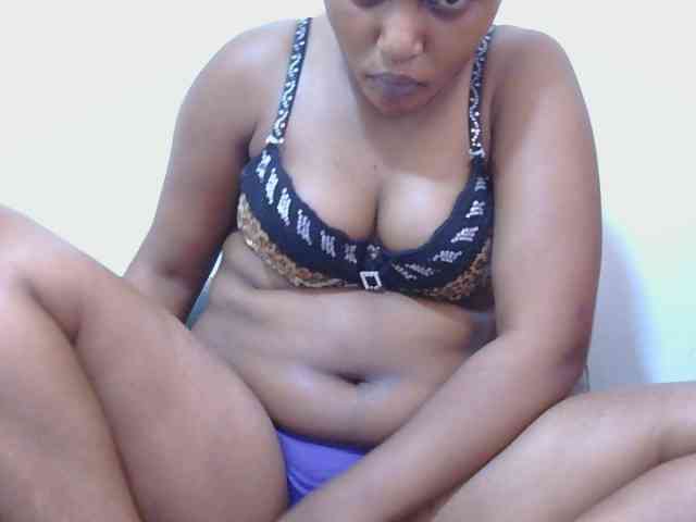 lovelypussy1 webcam