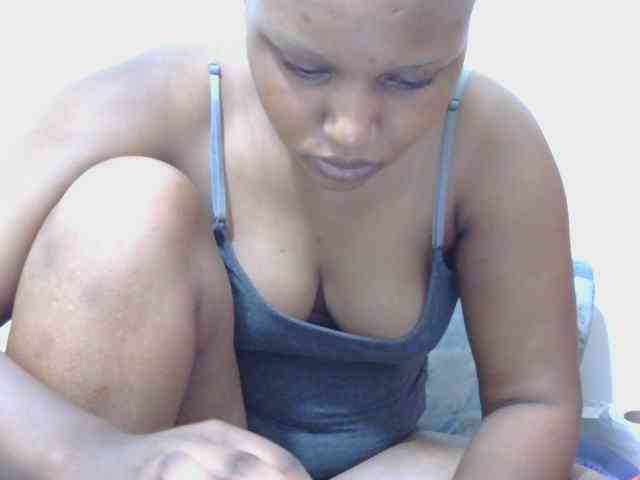 lovelypussy1 webcam