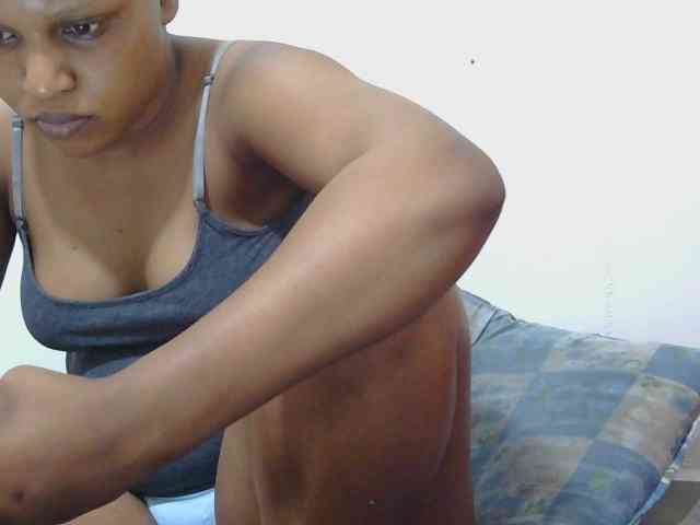 lovelypussy1 webcam
