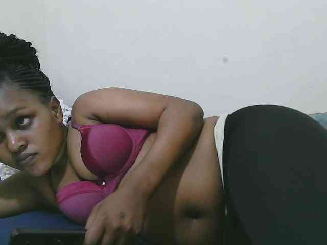 lovelypussy1 webcam