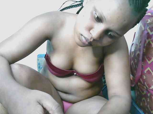 lovelypussy1 webcam