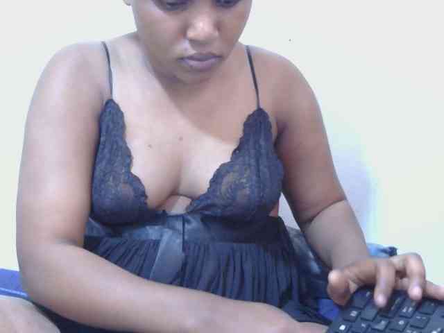 lovelypussy1 webcam