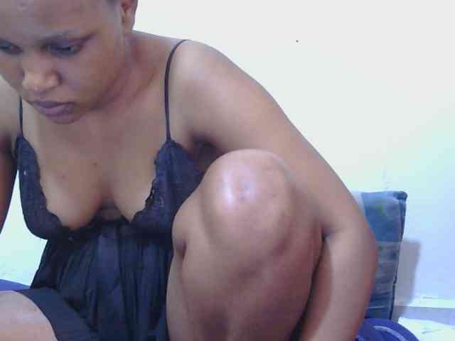 lovelypussy1 webcam