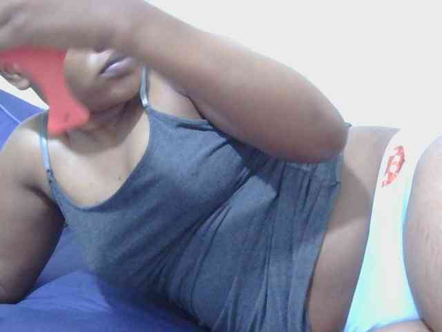 lovelypussy1 webcam