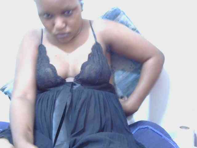 lovelypussy1 webcam