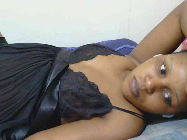 lovelypussy1 webcam