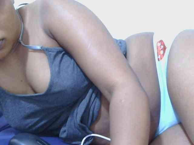 lovelypussy1 webcam