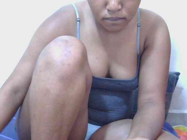 lovelypussy1 webcam