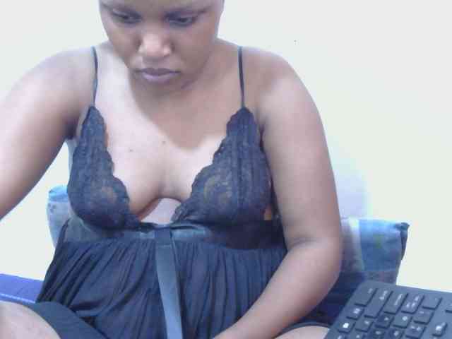 lovelypussy1 webcam