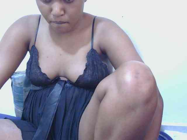 lovelypussy1 webcam