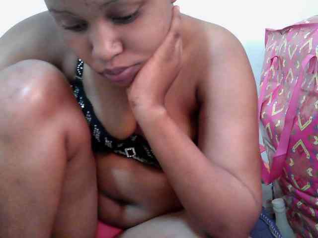 lovelypussy1 webcam