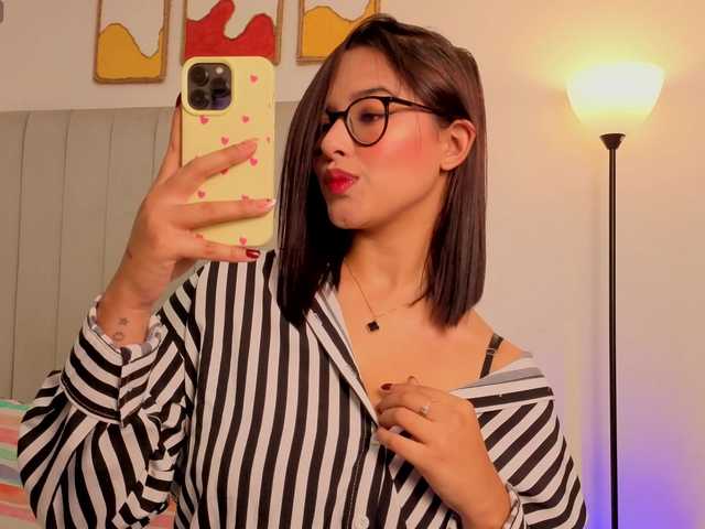 Elly-g's BongaCams show and profile