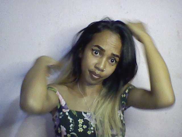 KortneySXX's BongaCams show and profile