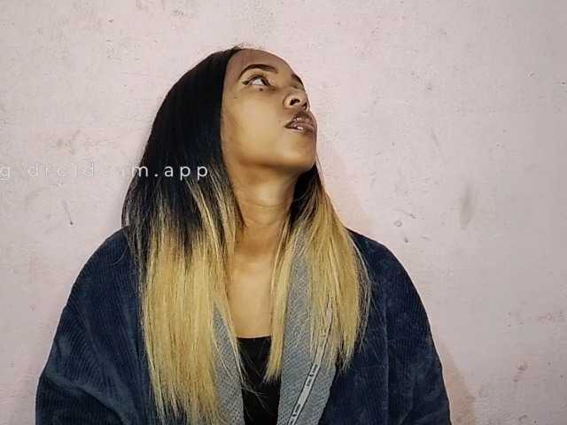 KortneySXX's BongaCams show and profile