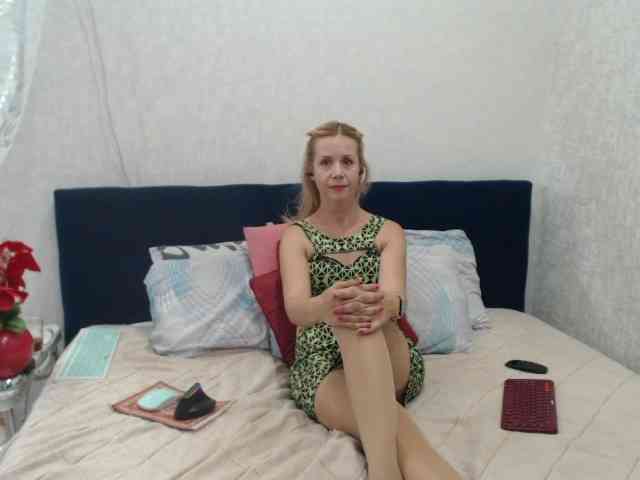 OlesiaBell webcam