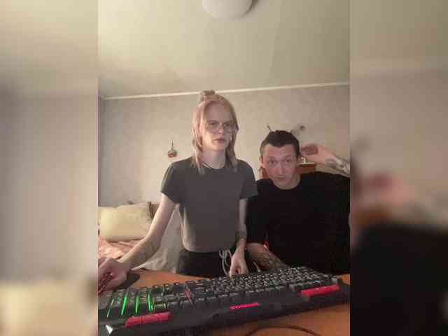 Niki_Tat webcam