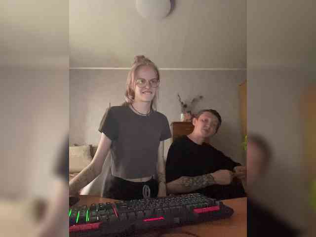 Niki_Tat webcam