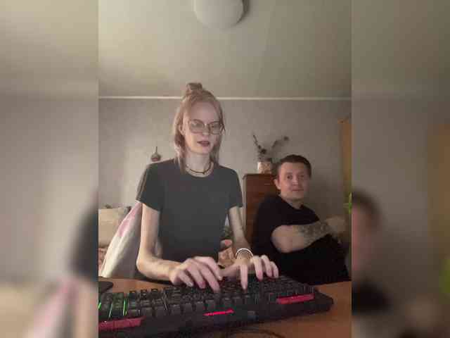 Niki_Tat webcam